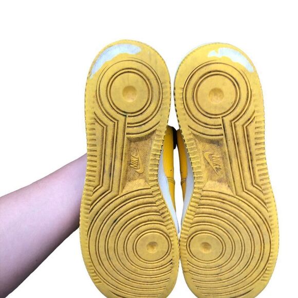 RARE 2018 Nike Air Force 1 Low '07 LV8 1 Amarillo Size 9 - Picture 15 of 16